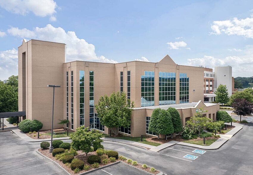 More Photos Of 105 W Park Dr, Kingsport Medical For Lease