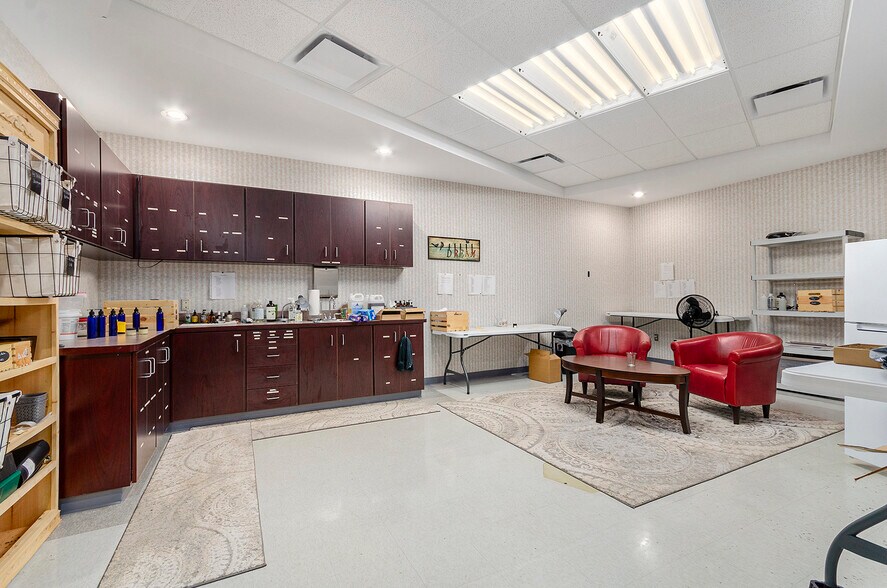 More Photos Of 9475 N Holly Rd, Grand Blanc Medical For Sale