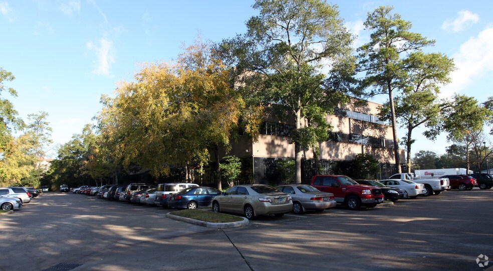 More Photos Of 200 River Pointe Dr, Conroe Office For Lease