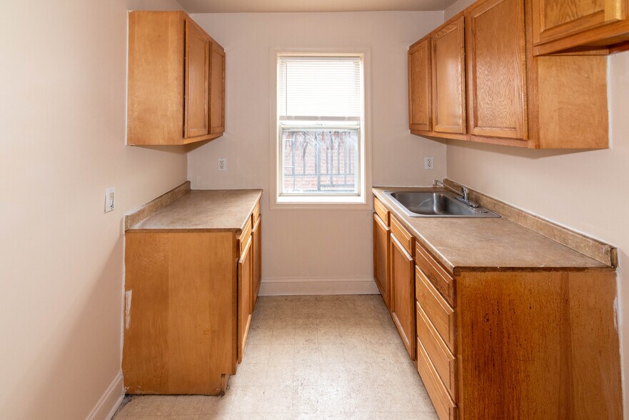 More Photos Of 1611 Gwynns Falls Pky, Baltimore Apartments For Sale
