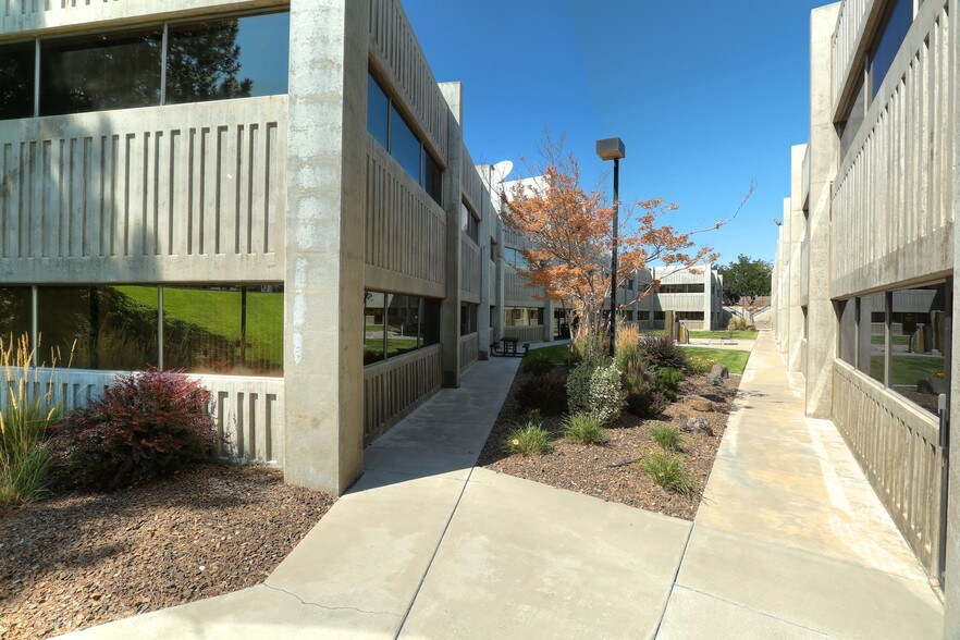 More Photos Of 500 N Morain St, Kennewick Office For Lease