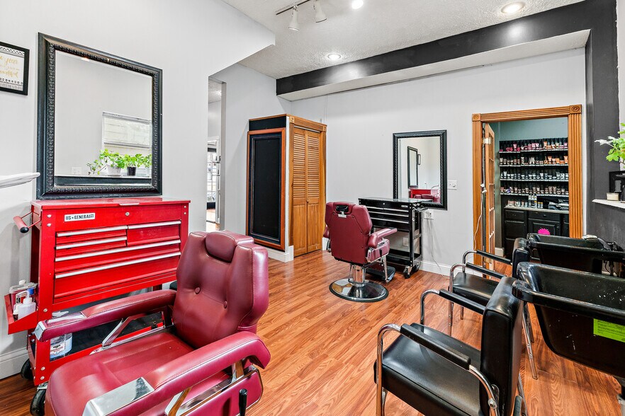 More Photos Of 2048 Winchester Ave, Ashland General Retail For Sale