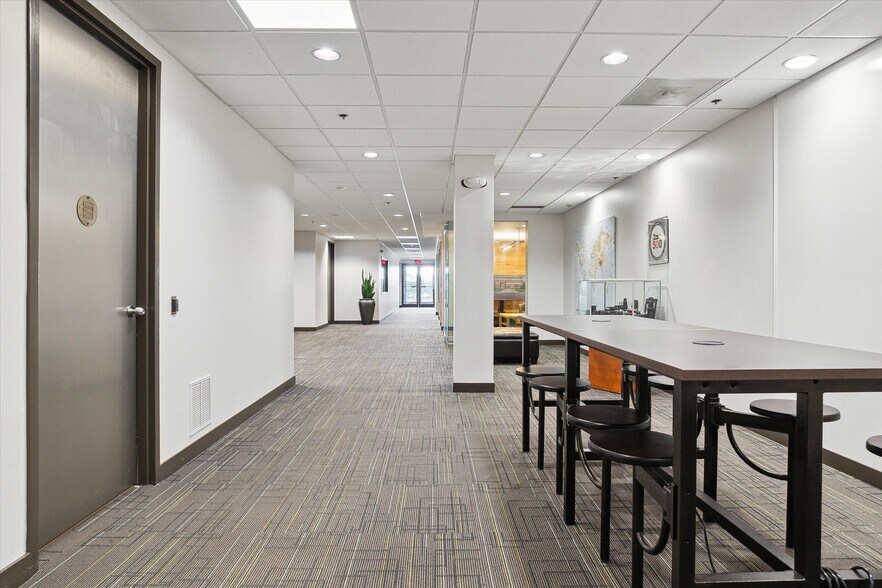 More Photos Of 950 Stephenson Hwy, Troy Loft Creative Space For Lease