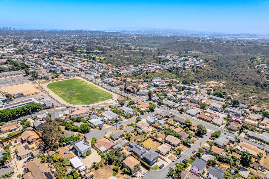 More Photos Of 6737-43 Thomson Ct, San Diego Apartments For Sale