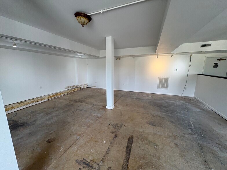 More Photos Of 32191 Nassau Rd, Lewes Freestanding For Lease