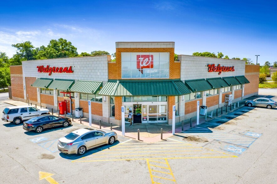 Primary Photo Of 2414 Sylvester Rd, Albany Drugstore For Sale