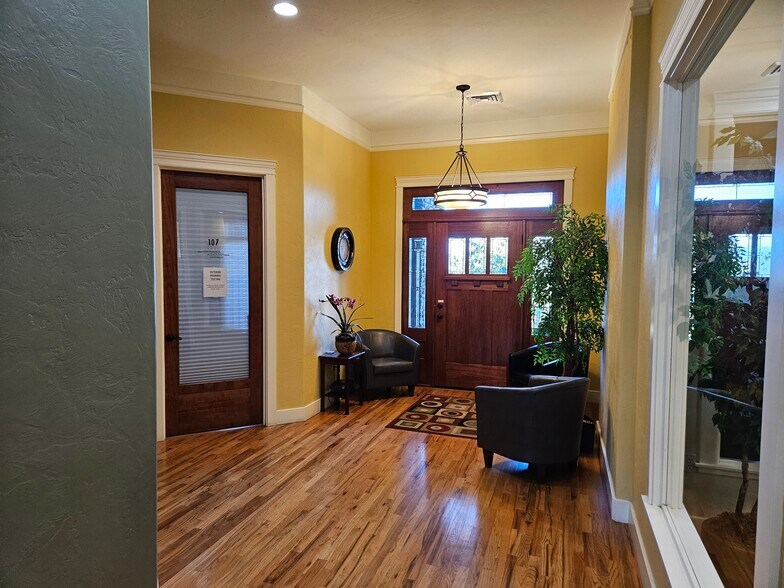 More Photos Of 4497 Brown Ridge Ter, Medford Office For Sale