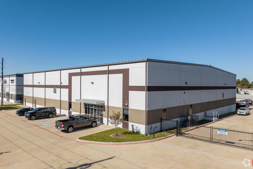 Primary Photo Of 1103 E Airtex Dr, Houston Distribution For Lease