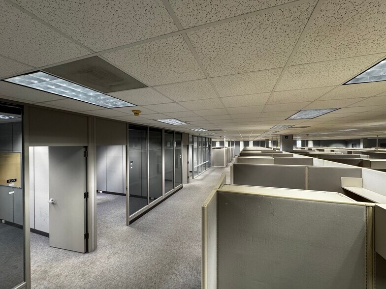 More Photos Of 1628 Browning Rd, Columbia Loft Creative Space For Lease