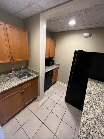 More Photos Of 1827 Powers Ferry Rd SE, Atlanta Unknown For Lease