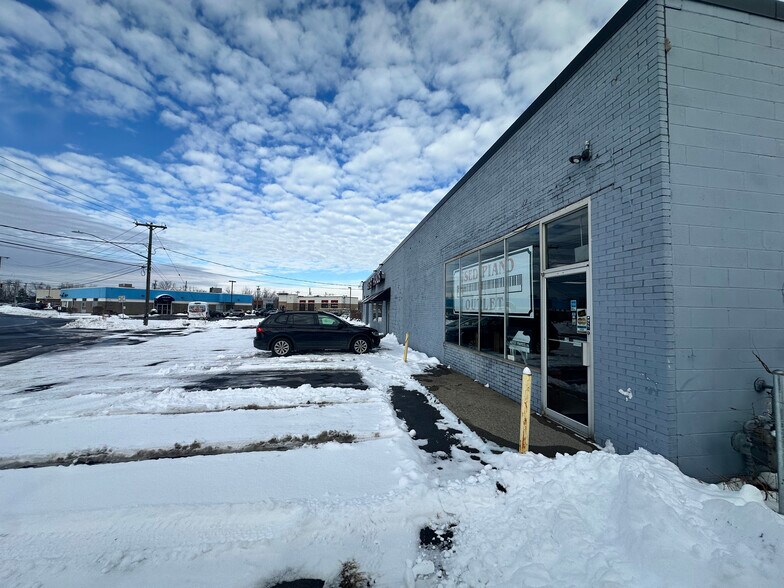 More Photos Of 5780 Celi Dr, East Syracuse Freestanding For Sale