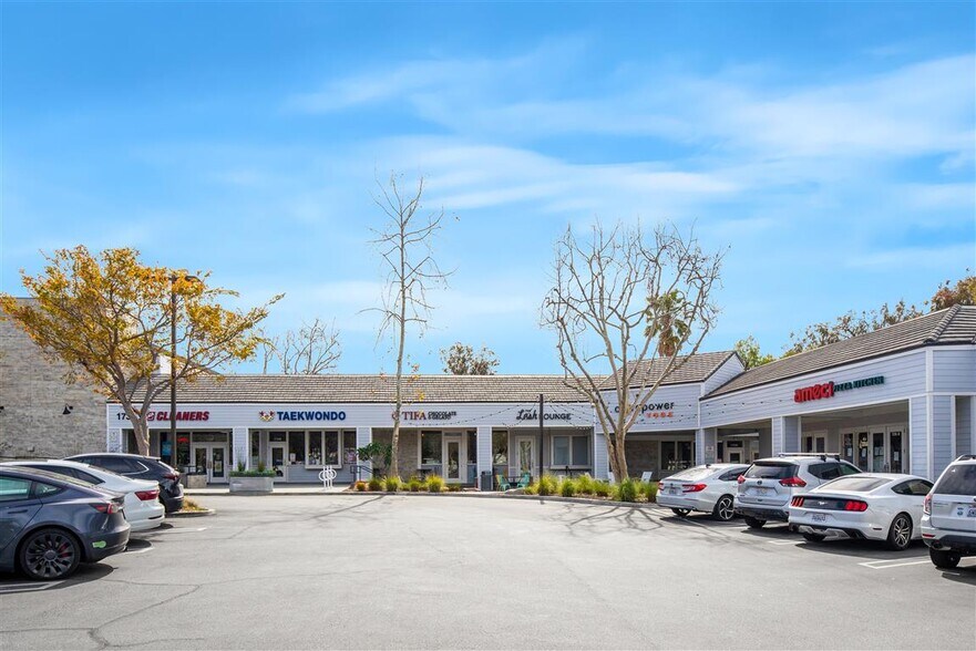 More Photos Of 1724-1772 Avenida De Los Arboles, Thousand Oaks Supermarket For Sale