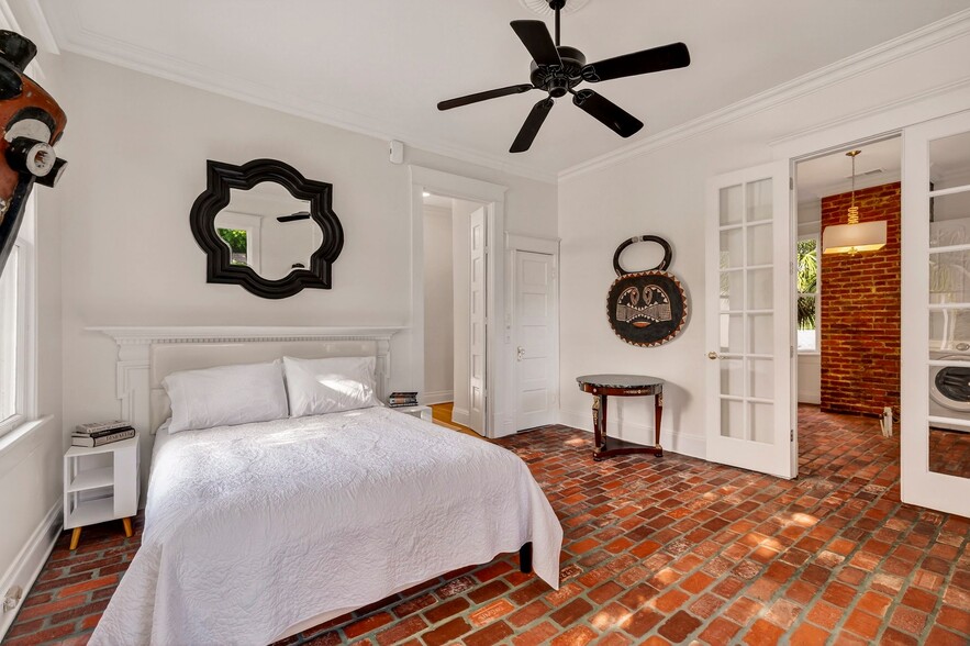 More Photos Of 107 E 35th St, Savannah Office For Sale