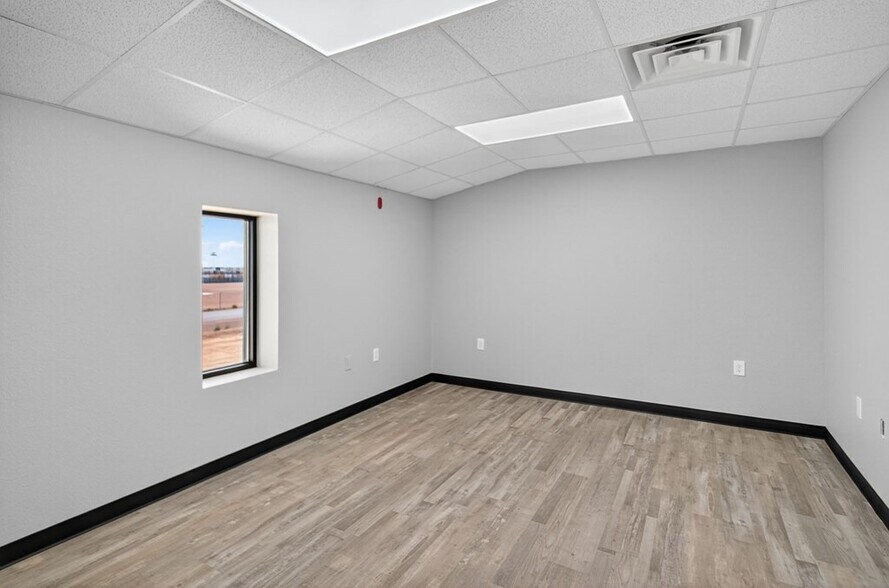 More Photos Of 16751 W Basin St, Odessa Warehouse For Lease