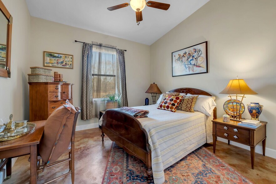 More Photos Of , Quincy Unknown For Sale