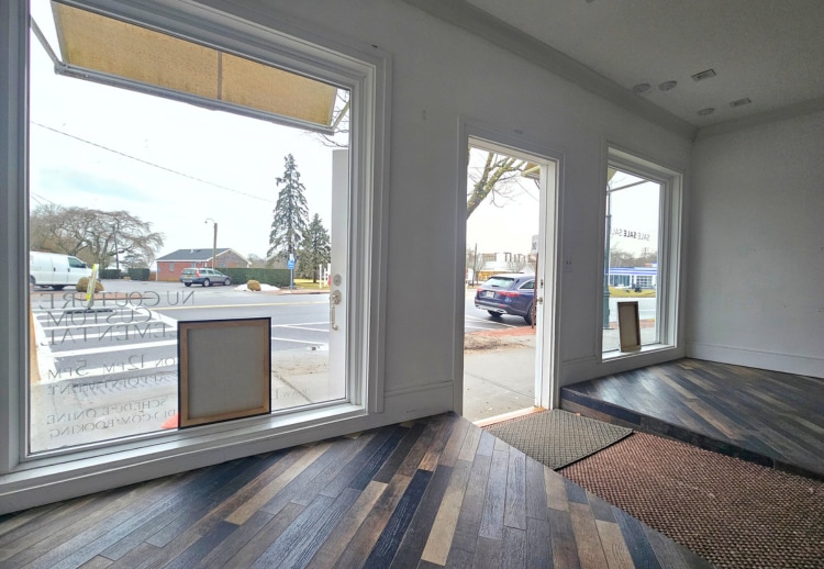 More Photos Of 77 Jobs Ln, Southampton General Retail For Lease