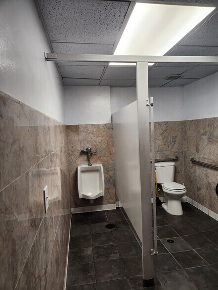 More Photos Of 4577-4585 Clairemont Dr, San Diego Storefront Retail Office For Lease