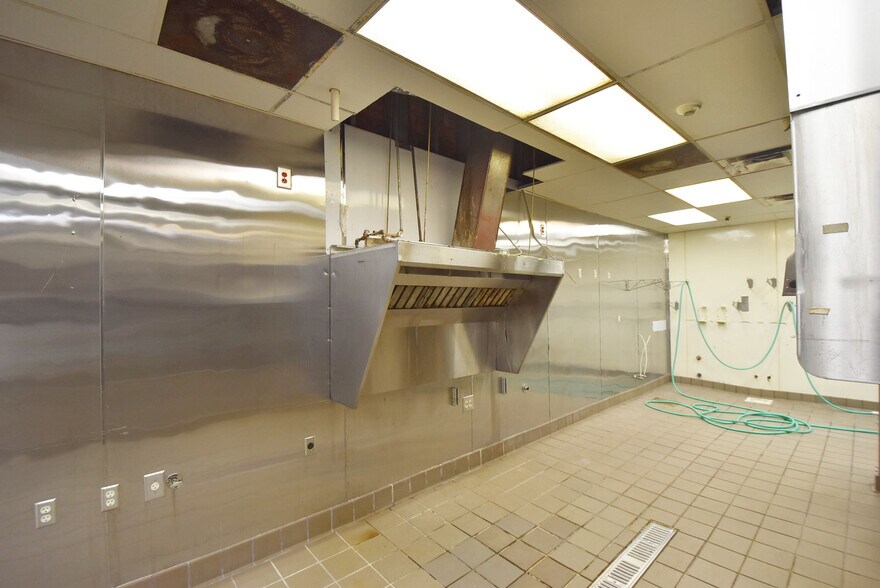 More Photos Of 64 Carriage Oaks Dr, Tyrone Restaurant For Lease