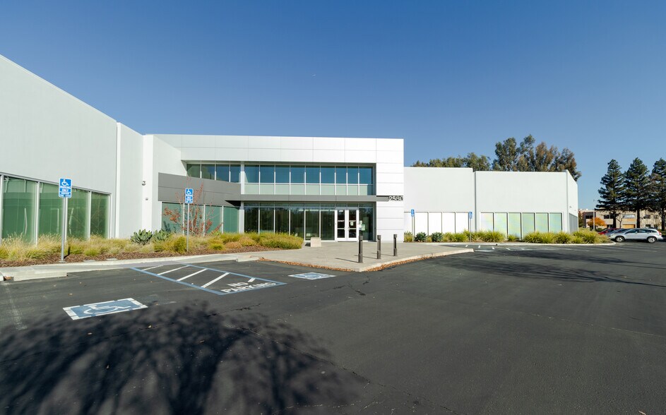 More Photos Of 2580-2584 Junction Ave, San Jose Research And Development For Lease
