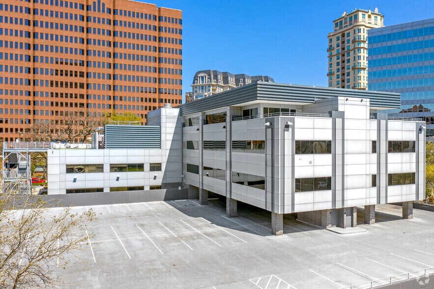 More Photos Of 3333 Welborn St, Dallas Office For Lease