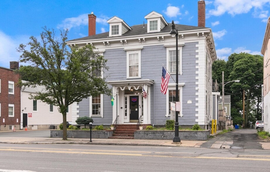 Primary Photo Of 98 Main St, Peabody General Retail For Sale