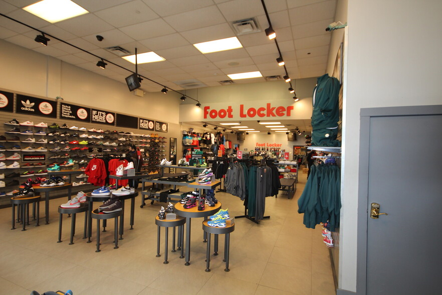 More Photos Of 3965 White Plains Rd, Bronx Freestanding For Lease