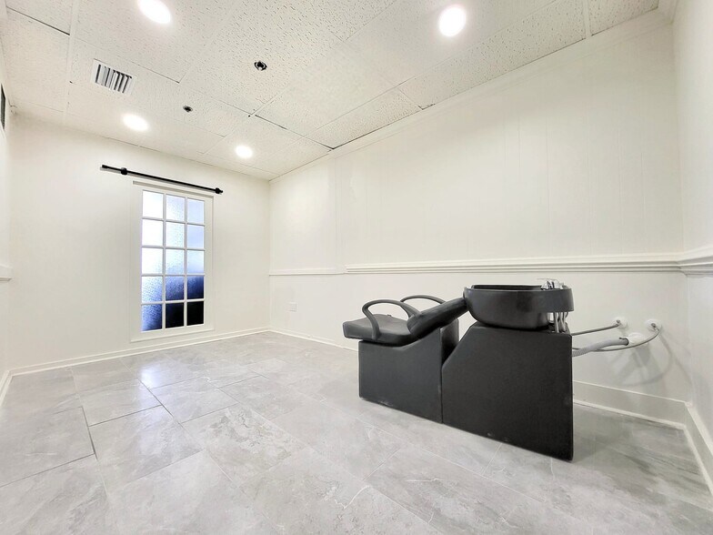 Primary Photo Of 1320 SE Federal Hwy, Stuart Medical For Lease