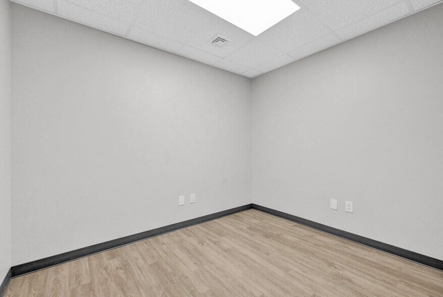 More Photos Of 215 Old Tappan Rd, Old Tappan Medical For Lease