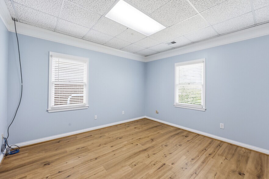 More Photos Of 531 Darby Creek Rd, Lexington Office For Lease