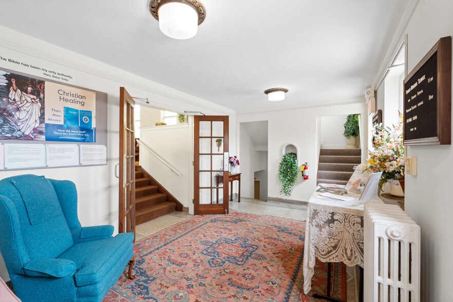 More Photos Of 71 S Washington St, Oxford Religious Facility For Sale