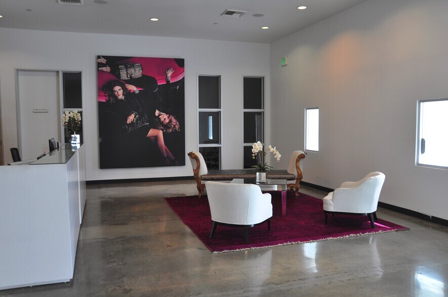 More Photos Of 12723 Wentworth St, Pacoima Warehouse For Lease