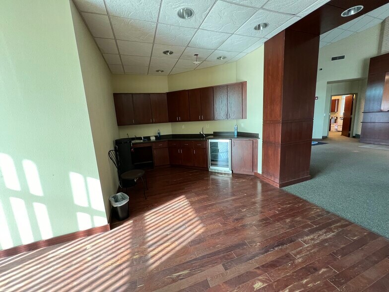 More Photos Of 4656 N Loop 289, Lubbock Bank For Sale