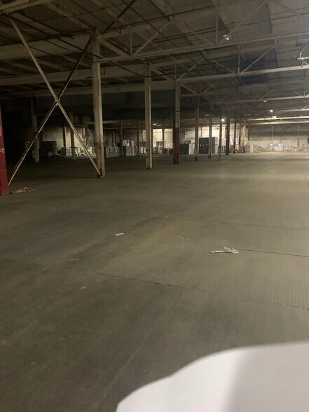 More Photos Of 21 Wilbraham St, Palmer Warehouse For Lease
