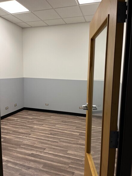 More Photos Of 6613-6621 Ogden Ave, Berwyn Storefront Retail Office For Sale