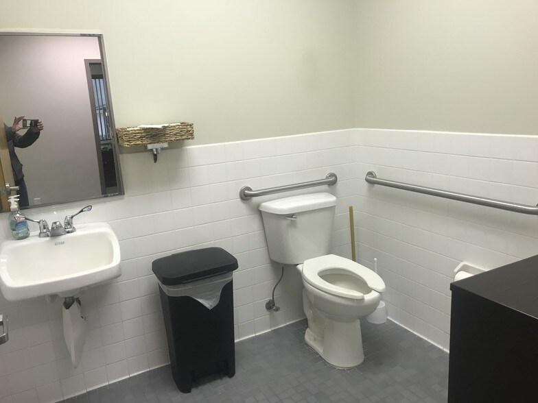 More Photos Of 3555 Veterans Memorial Hwy, Ronkonkoma Office For Lease