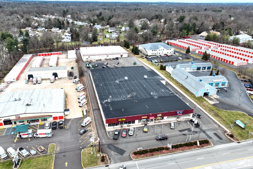 More Photos Of 252 Bethlehem Pike, Colmar Showroom For Lease