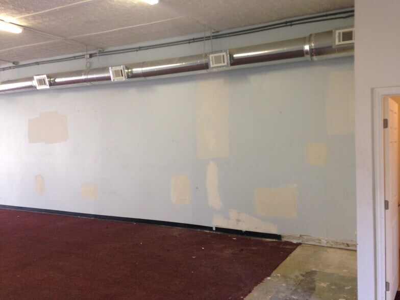 More Photos Of 701-703 E Henry St, Savannah Storefront Retail Residential For Lease