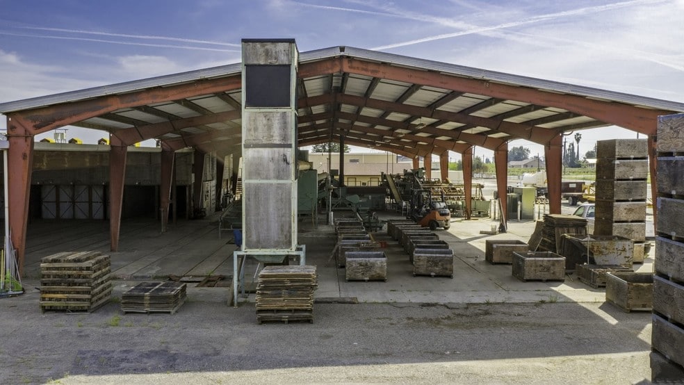 More Photos Of 8008 W Shields Ave, Fresno Food Processing For Sale