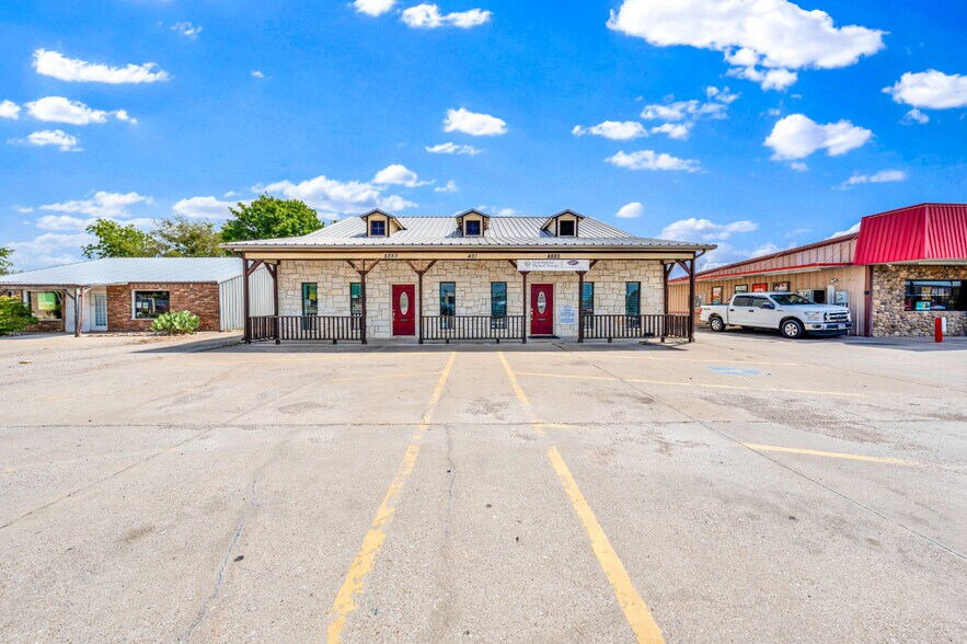 More Photos Of 8883-8885 State Highway 34 S, Quinlan Office For Lease