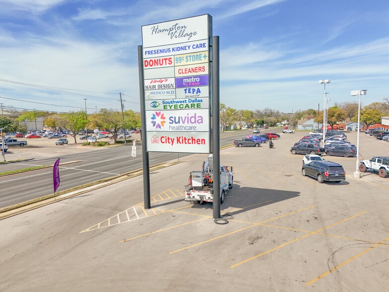 More Photos Of 312-428 S Hampton Rd, Dallas Storefront For Sale