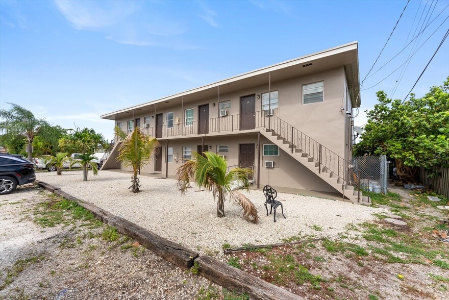 More Photos Of 526 NW 12th Ave, Boynton Beach Apartments For Sale