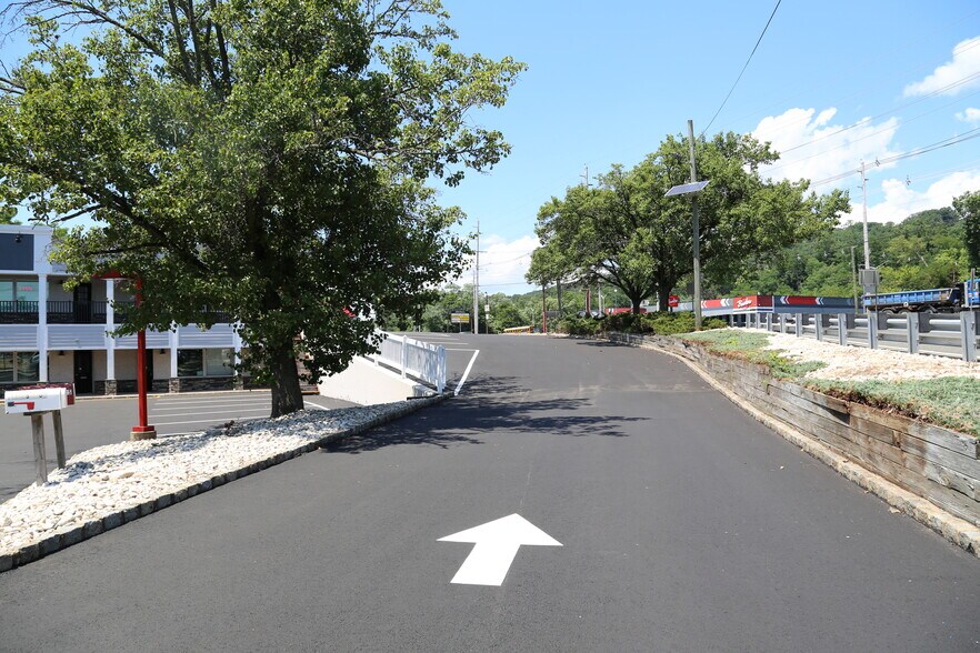 More Photos Of 353 Us Highway 22, Green Brook General Retail For Lease