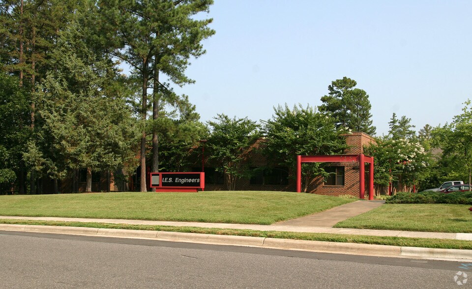 More Photos Of 605 Eastowne Dr, Chapel Hill Office For Sale