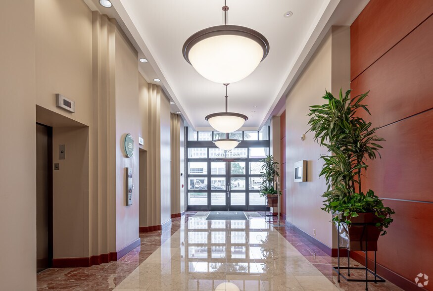 More Photos Of 2555 Ponce de Leon Blvd, Coral Gables Office For Lease