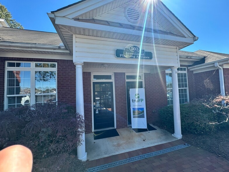 More Photos Of 327 Dahlonega Rd, Cumming Office For Lease