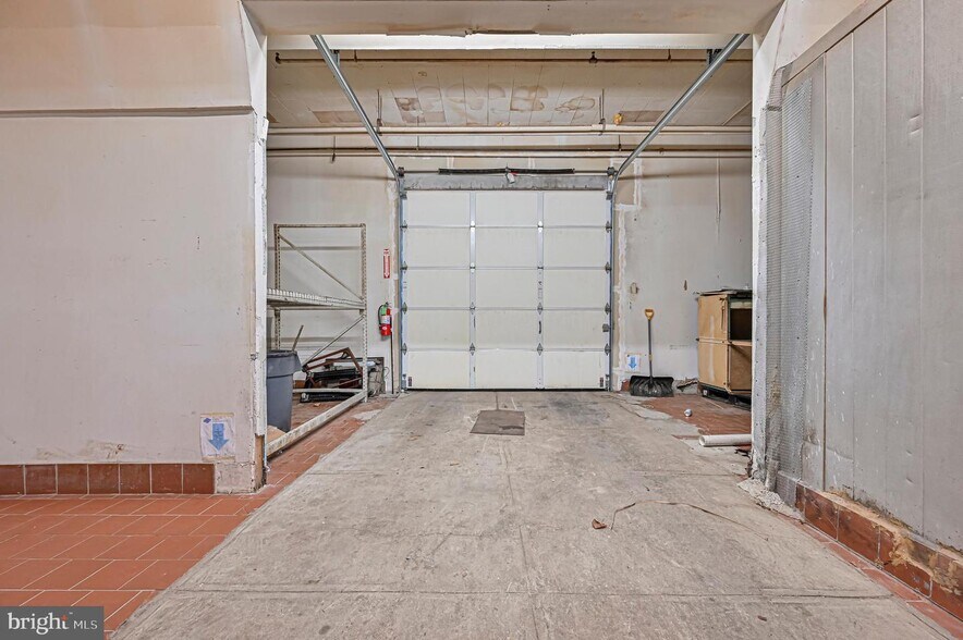 More Photos Of 13 N East Blvd, Vineland Flex For Lease