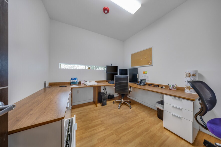 More Photos Of 99 W 49th St, Hialeah Medical For Lease