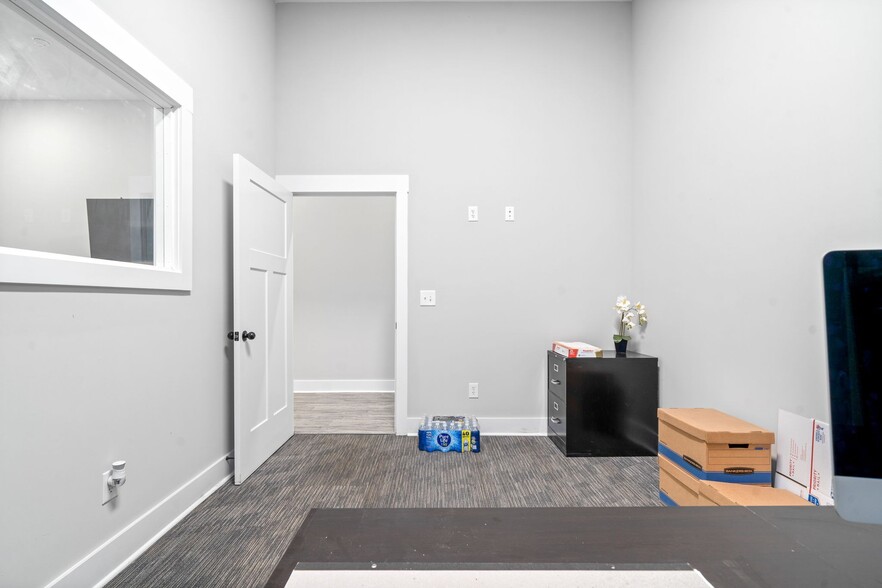 More Photos Of 1811 Mercantile Dr, Clarksville Light Distribution For Lease