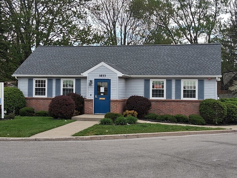 Primary Photo Of 5833 S Transit Rd, Lockport Office For Sale