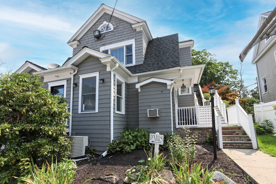 More Photos Of 609 Main St, Ridgefield Office For Lease